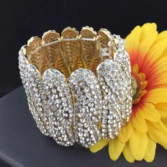 Classic Pageant Pave Austrian Clear Crystal Stretch Bracelet Gold Tone 2” Long - Picture 3 of 11